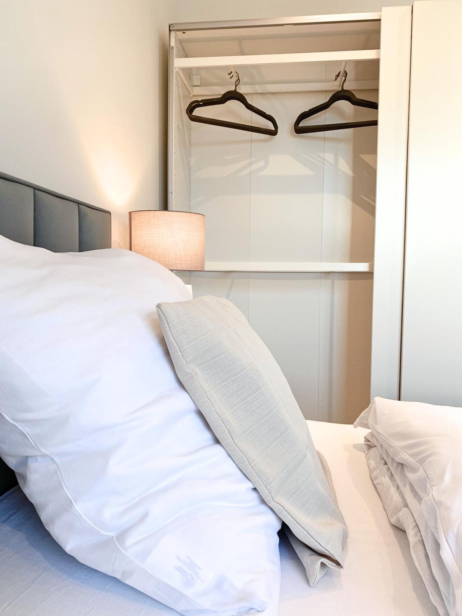 Seeliebe Schwerin - Pkw, Teilweise Mit Privater Sauna, Wlan, Xxl-balkon O Terrasse, Seeblick Apartment Schwerin (Mecklenburg-Vorpommern)