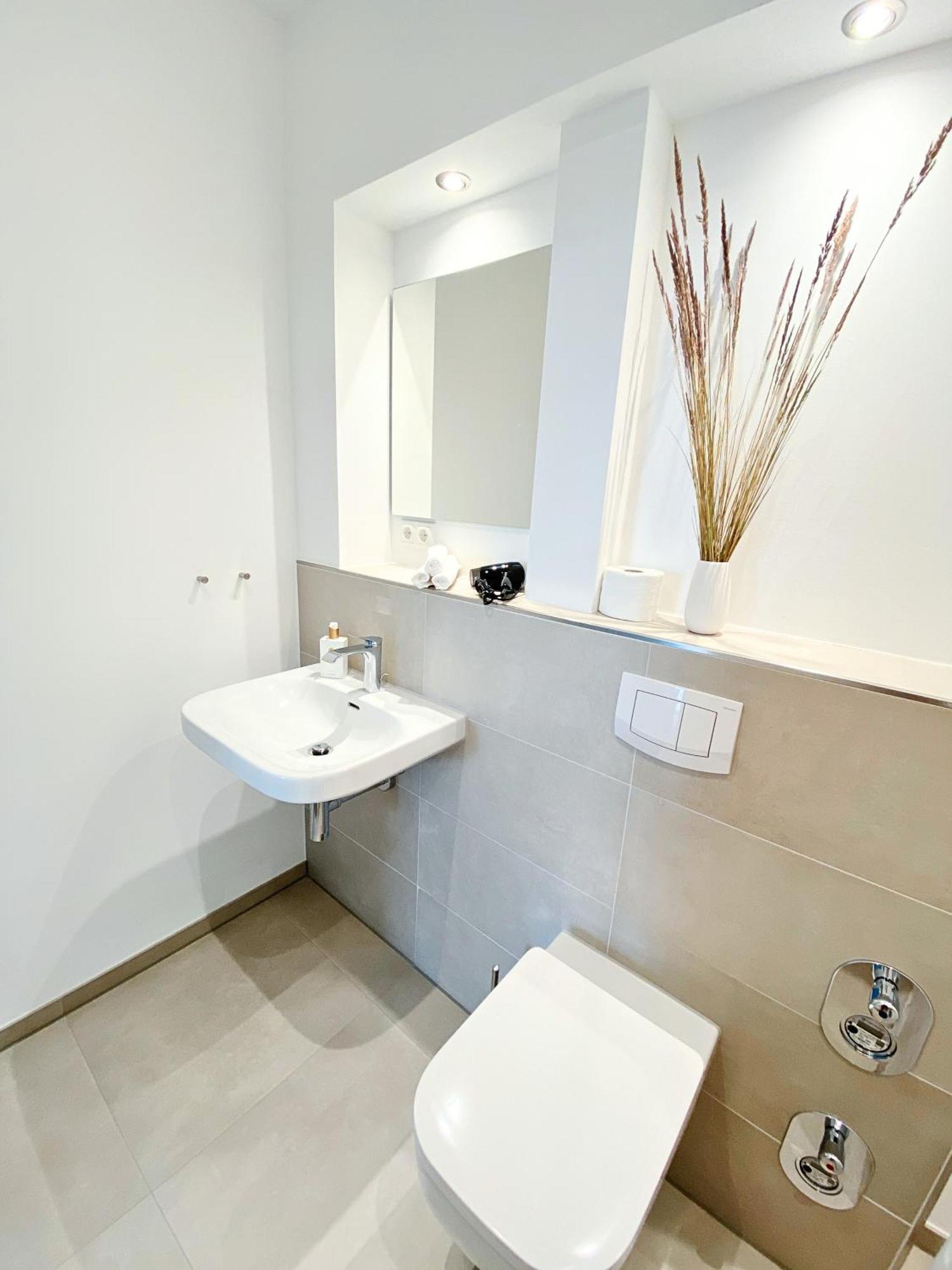 Seeliebe Schwerin - Pkw, Teilweise Mit Privater Sauna, Wlan, Xxl-balkon O Terrasse, Seeblick