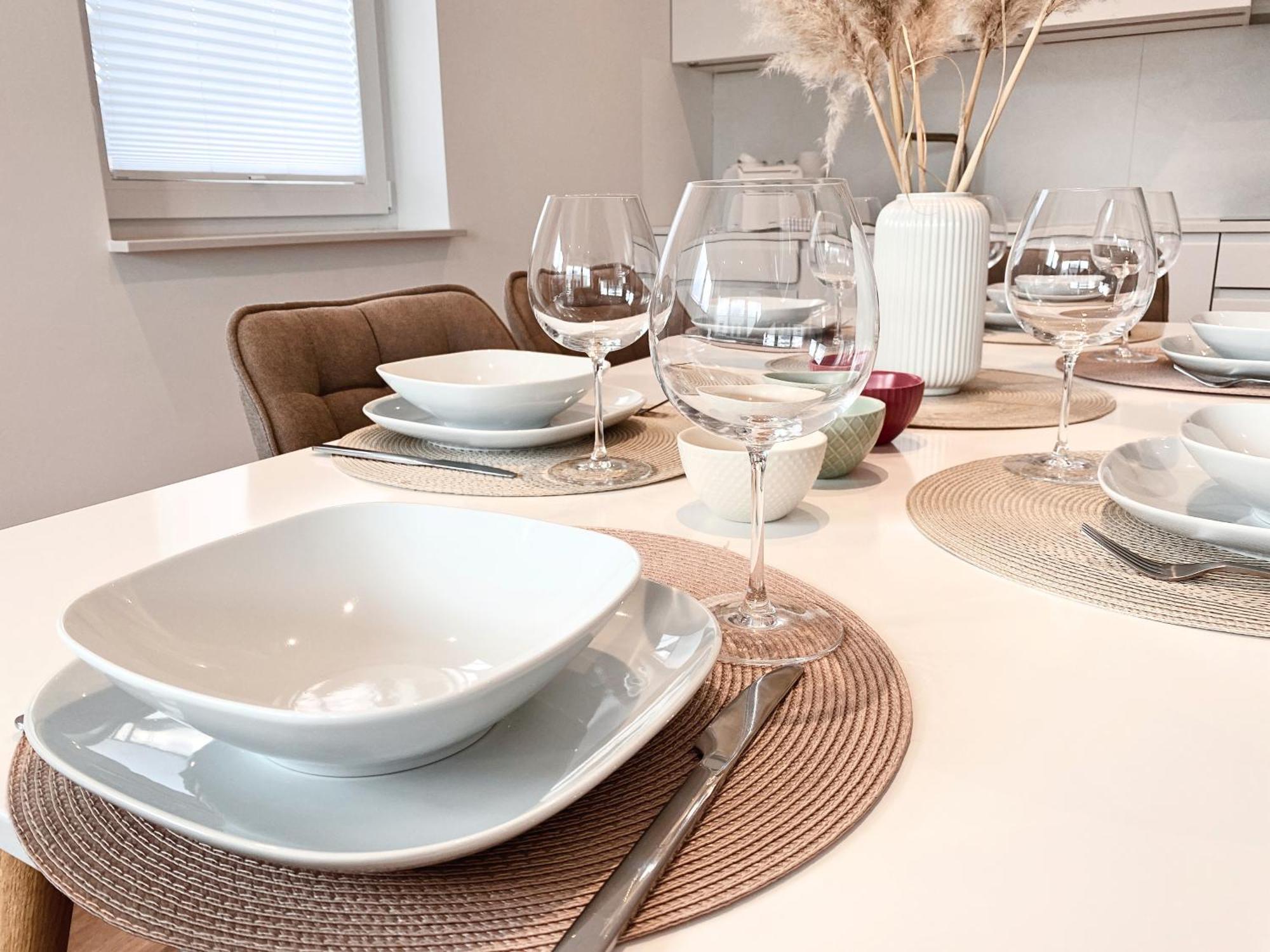 Apartment Seeliebe Schwerin - Pkw, Teilweise Mit Privater Sauna, Wlan, Xxl-balkon O Terrasse, Seeblick *