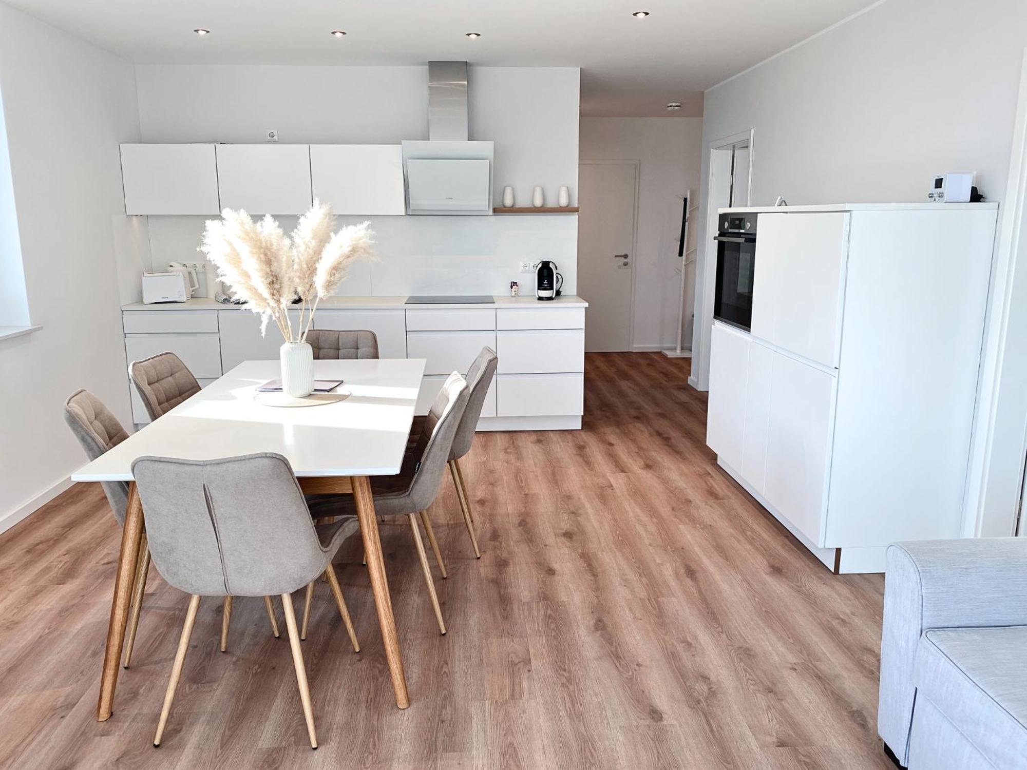 Apartment Seeliebe Schwerin - Pkw, Teilweise Mit Privater Sauna, Wlan, Xxl-balkon O Terrasse, Seeblick