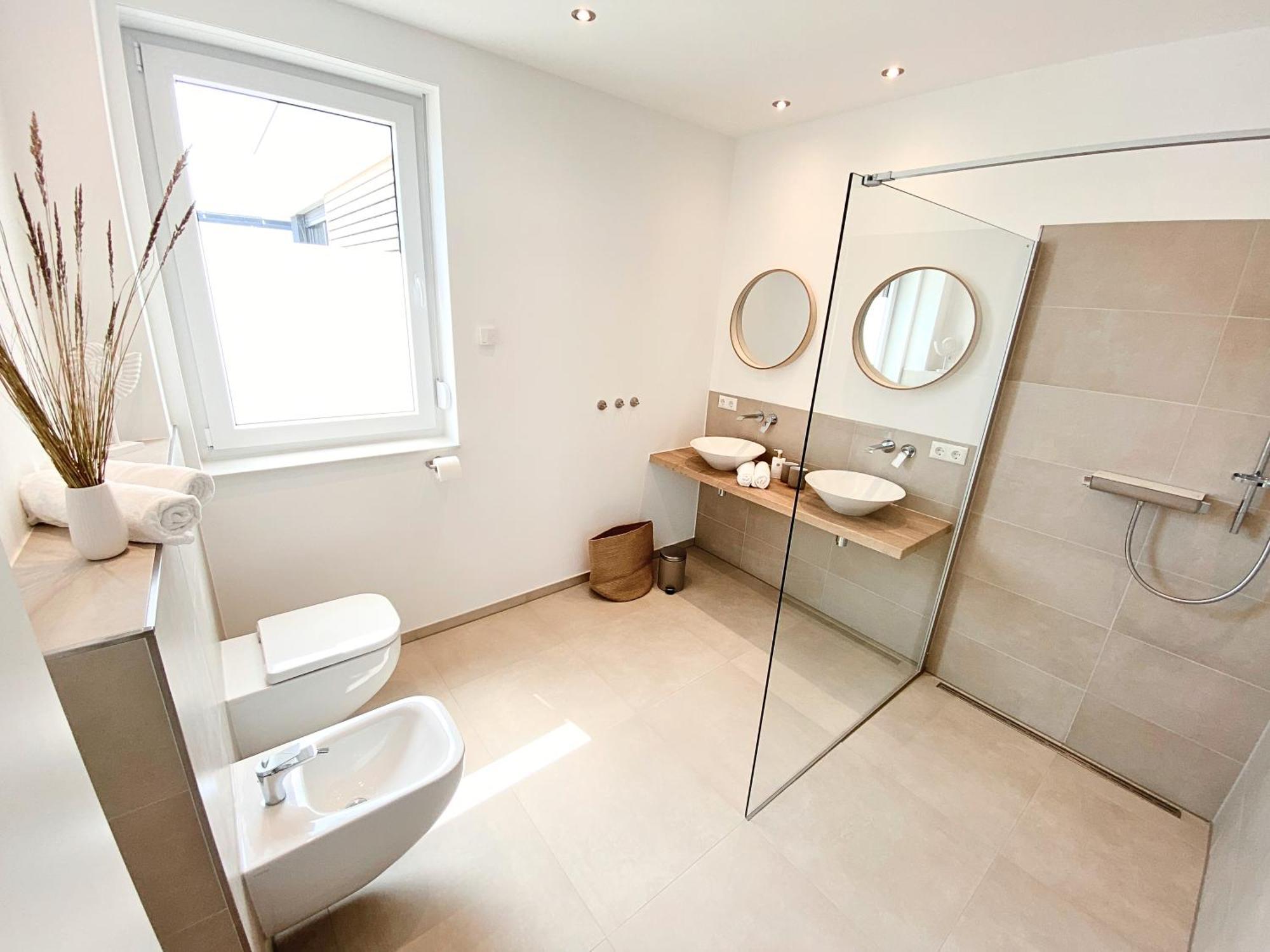 Seeliebe Schwerin - Pkw, Teilweise Mit Privater Sauna, Wlan, Xxl-balkon O Terrasse, Seeblick *