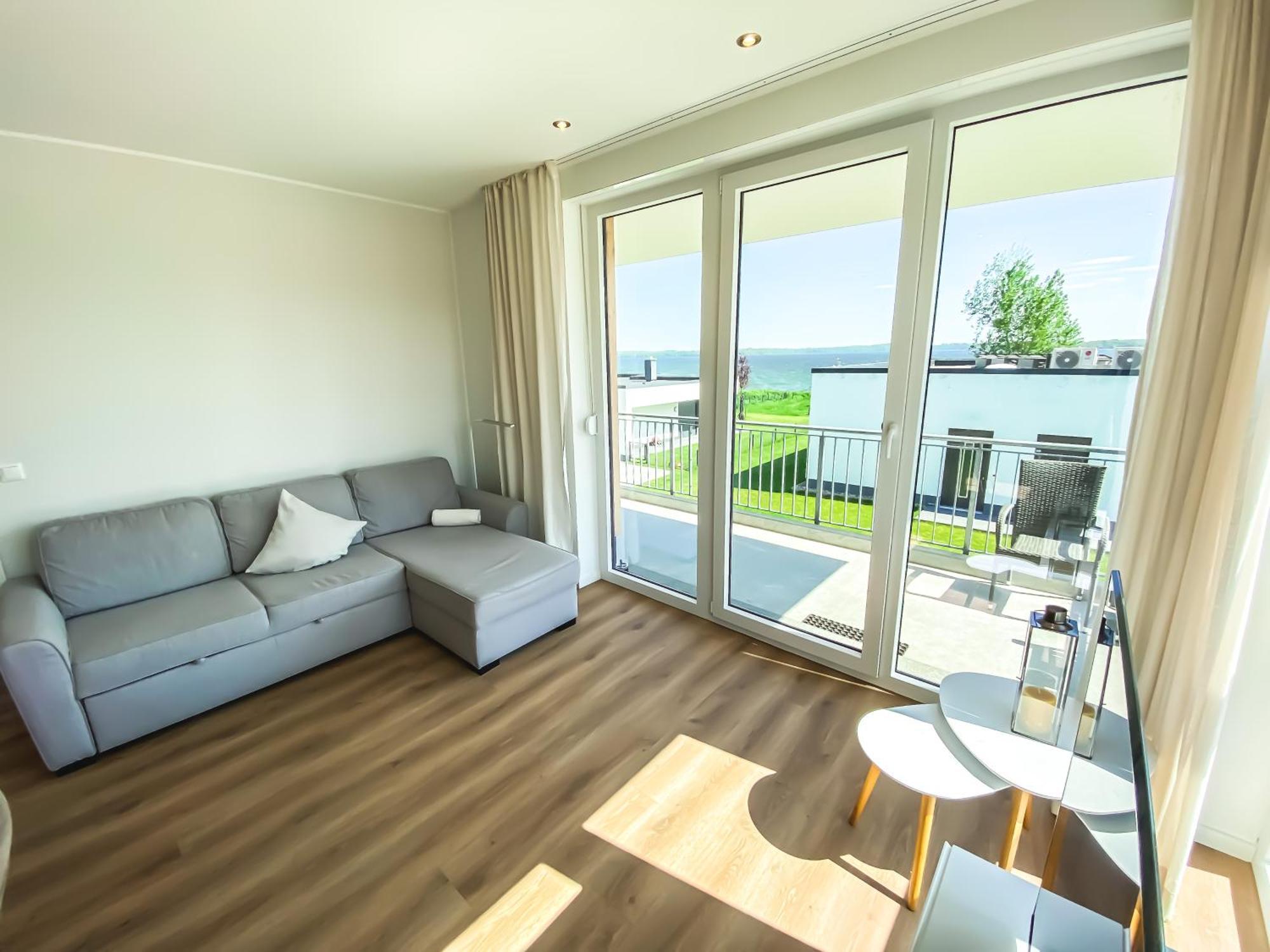 Seeliebe Schwerin - Pkw, Teilweise Mit Privater Sauna, Wlan, Xxl-balkon O Terrasse, Seeblick Apartment