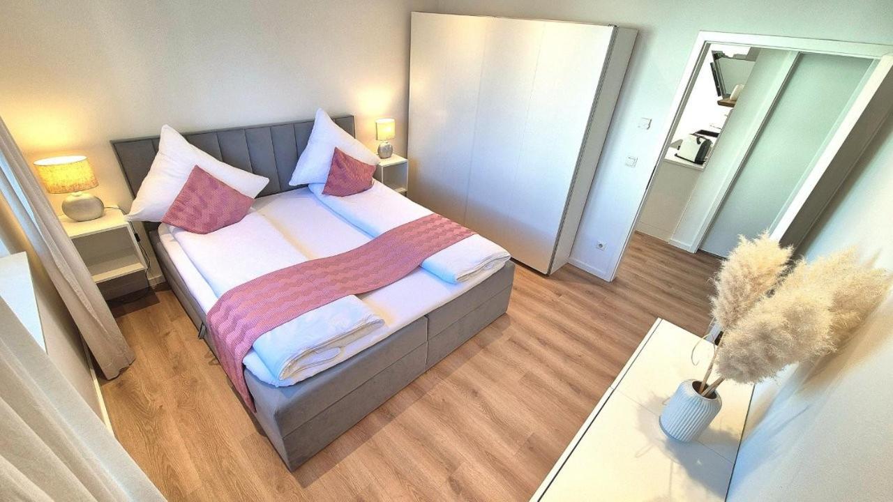 Seeliebe Schwerin - Pkw, Teilweise Mit Privater Sauna, Wlan, Xxl-balkon O Terrasse, Seeblick Apartment Schwerin (Mecklenburg-Vorpommern)