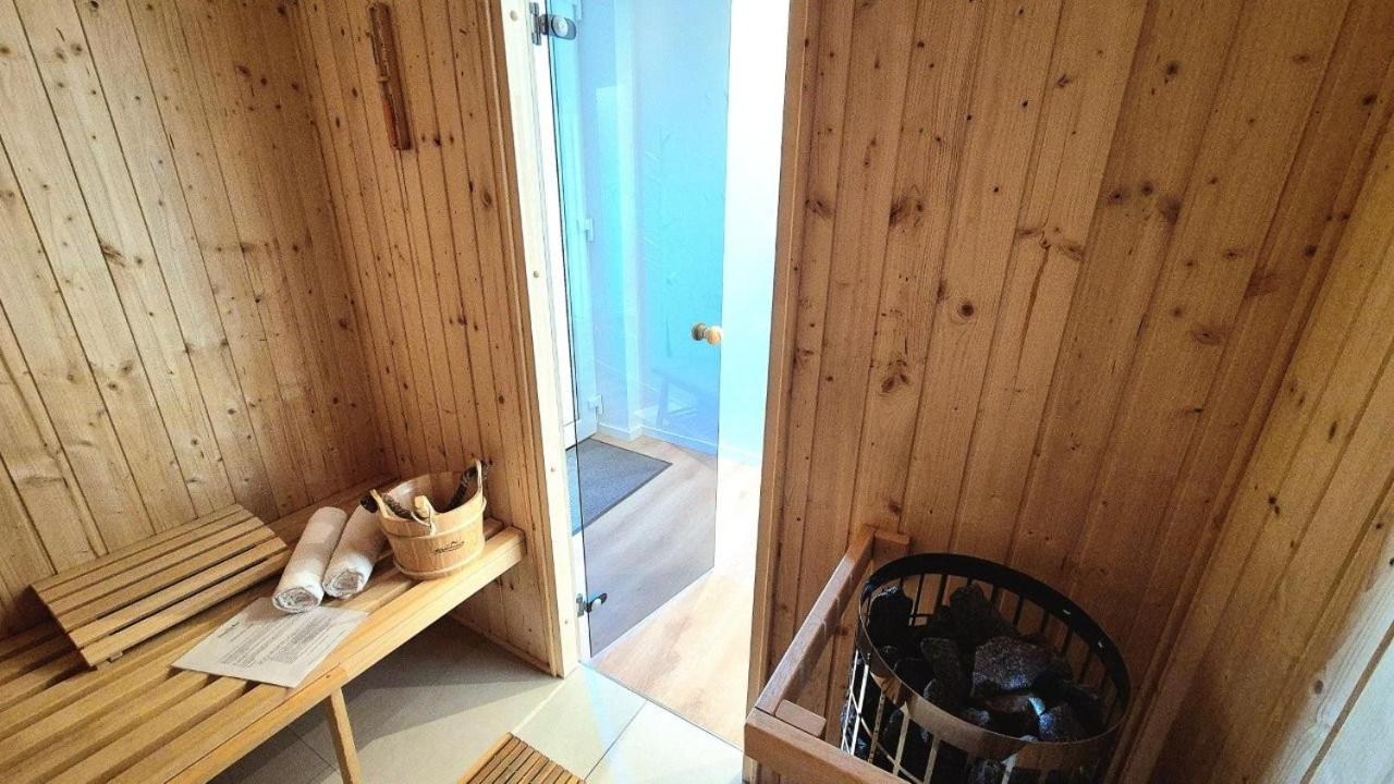 Seeliebe Schwerin - Pkw, Teilweise Mit Privater Sauna, Wlan, Xxl-balkon O Terrasse, Seeblick Apartment *